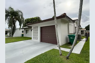 5611 NW 49th Terrace, Tamarac, FL 33319 - Photo 3