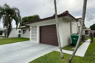 5611 NW 49th Terrace, Tamarac, FL 33319 - Photo 3
