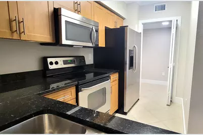6418 Emerald Dunes Drive #201, West Palm Beach, FL 33411 - Photo 13
