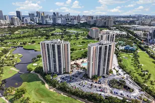 20379 W Country Club Dr, Aventura, FL 33180 - Photo 9