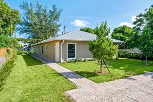 616 S Pine St, Lake Worth, FL 33460 - Photo 1