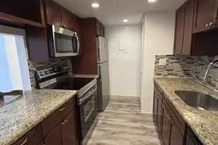 220 Lakeview Dr, Weston, FL 33326 - Photo 5