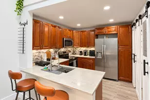 4200 Palm Bay Cir, West Palm Beach, FL 33406 - Photo 3