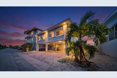 51 Coral Lane, Key Colony Beach, FL  - Photo 3