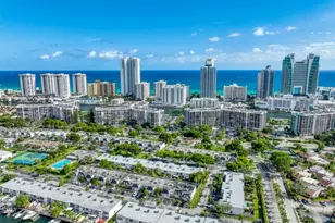 600 Three Islands Boulevard, Hallandale Beach, FL 33009 - Photo 23