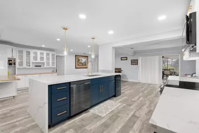 1852 NW 82nd Avenue, Coral Springs, FL 33071 - Photo 9