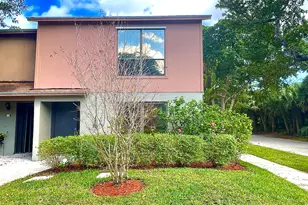 501 Sandtree Dr, Palm Beach Gardens, FL 33403 - Photo 1