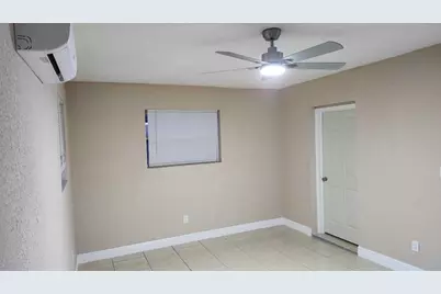 18515 NW 42nd Place #unit 3, Miami Gardens, FL 33055 - Photo 5