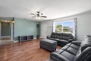 2456 SE Melaleuca Blvd, Port Saint Lucie, FL 34952 - Photo 3