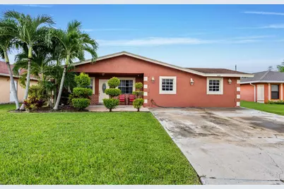 524 NW 9th Avenue, Boynton Beach, FL 33435 - Photo 1