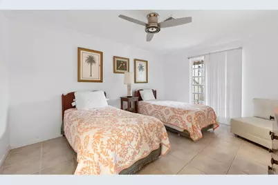 143 SE 7th Street, Deerfield Beach, FL 33441 - Photo 13