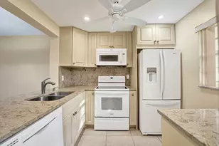9460 Poinciana Pl, Davie, FL 33324 - Photo 9