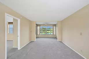 9460 Poinciana Pl, Davie, FL 33324 - Photo 15