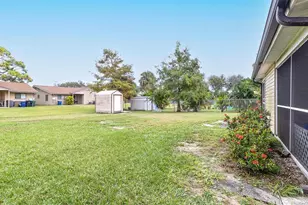 604 Roselyn Ave, Fort Pierce, FL 34982 - Photo 5