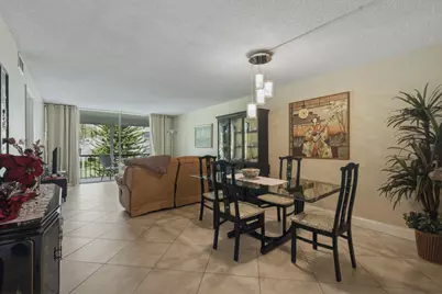 811 S Hollybrook Drive #202, Pembroke Pines, FL 33025 - Photo 3
