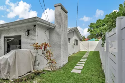 1035 NW 5th Avenue, Boca Raton, FL 33432 - Photo 47