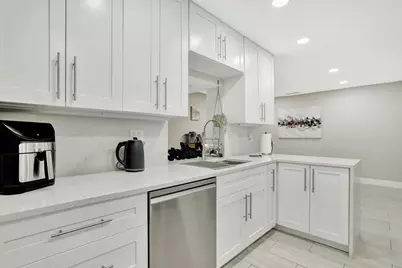 1035 NW 5th Avenue, Boca Raton, FL 33432 - Photo 9