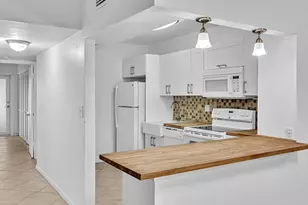 320 S Surf Rd, Hollywood, FL 33019 - Photo 9