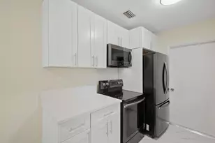 1421 Crest Dr, Lake Worth, FL 33461 - Photo 17