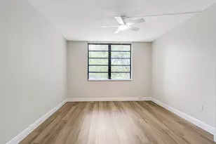 900 Colony Point Cir, Pembroke Pines, FL 33026 - Photo 15