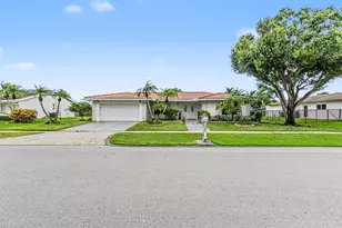 415 Sailboat Cir, Weston, FL 33326 - Photo 1