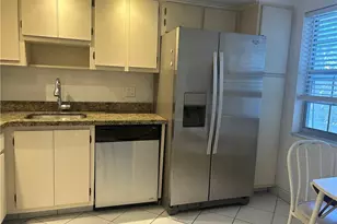 3970 Oaks Clubhouse Dr, Pompano Beach, FL 33069 - Photo 15