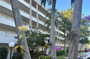 3970 Oaks Clubhouse Dr, Pompano Beach, FL 33069 - Photo 21