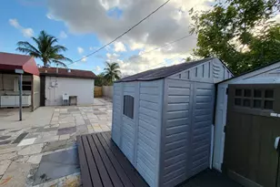 361 NW 42nd St, Deerfield Beach, FL 33064 - Photo 17
