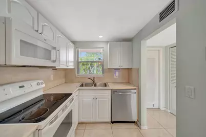 2700 Sunrise Lakes Drive W #201, Sunrise, FL 33322 - Photo 15