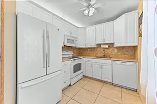 426 Burgundy I, Delray Beach, FL 33484 - Photo 5