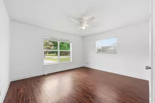3847 Roan Ct E, West Palm Beach, FL 33403 - Photo 13