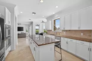 11587 Manatee Bay Ln, Wellington, FL 33449 - Photo 19