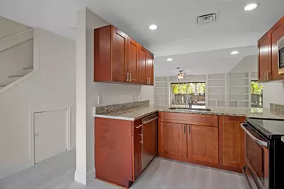 690 SE 23rd Avenue #3, Pompano Beach, FL 33062 - Photo 5