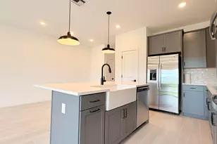 121 SE Birch Ter, Stuart, FL 34997 - Photo 7