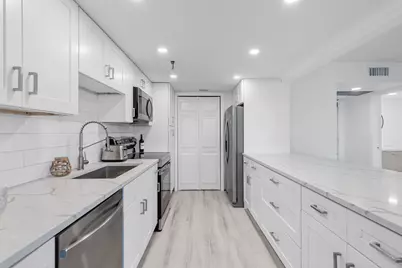 859 Jeffery Street #212, Boca Raton, FL 33487 - Photo 1