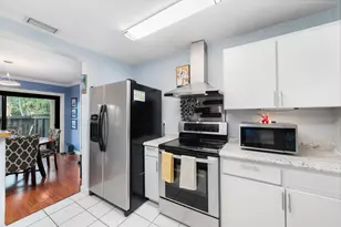 8847 Cleary Blvd, Plantation, FL 33324 - Photo 9