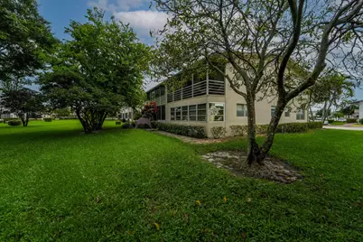 173 Kent J, West Palm Beach, FL 33417 - Photo 3
