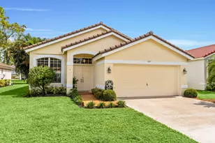 656 Lake Wellington Dr, Wellington, FL 33414 - Photo 1