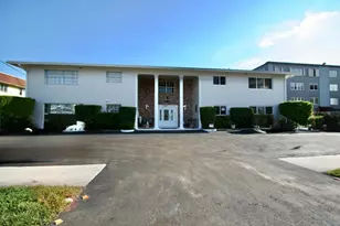 1040 Crystal Lake Dr, Deerfield Beach, FL 33064 - Photo 1