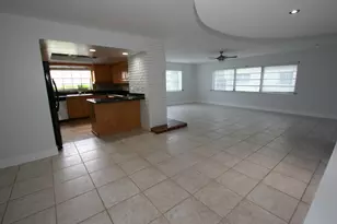 1040 Crystal Lake Dr, Deerfield Beach, FL 33064 - Photo 7