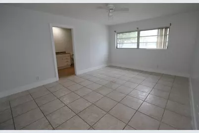 1040 Crystal Lake Drive #1, Deerfield Beach, FL 33064 - Photo 11