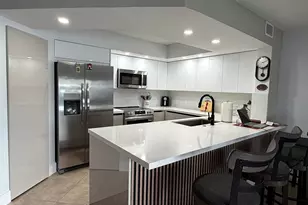 13705 SW 12th St, Pembroke Pines, FL 33027 - Photo 1