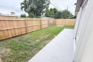 2117 E Bond Dr, West Palm Beach, FL 33415 - Photo 25