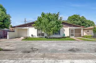 2117 E Bond Dr, West Palm Beach, FL 33415 - Photo 1