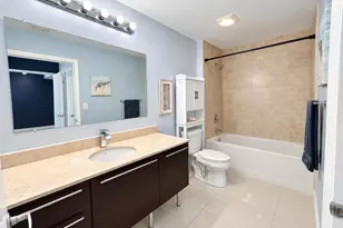 1900 N Bayshore Dr, Miami, FL 33132 - Photo 27