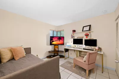 9212 Chelsea Drive N, Plantation, FL 33324 - Photo 13