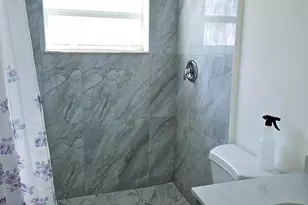 18321 NE 20th Pl, North Miami Beach, FL 33179 - Photo 17