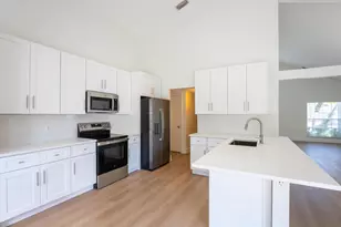 22481 Middletown Dr, Boca Raton, FL 33428 - Photo 9