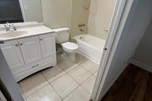 9458 Palm Cir S, Pembroke Pines, FL 33025 - Photo 5