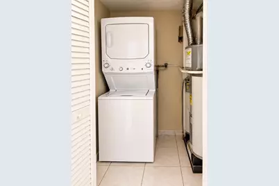 812 NE 2nd Street #2, Hallandale Beach, FL 33009 - Photo 17